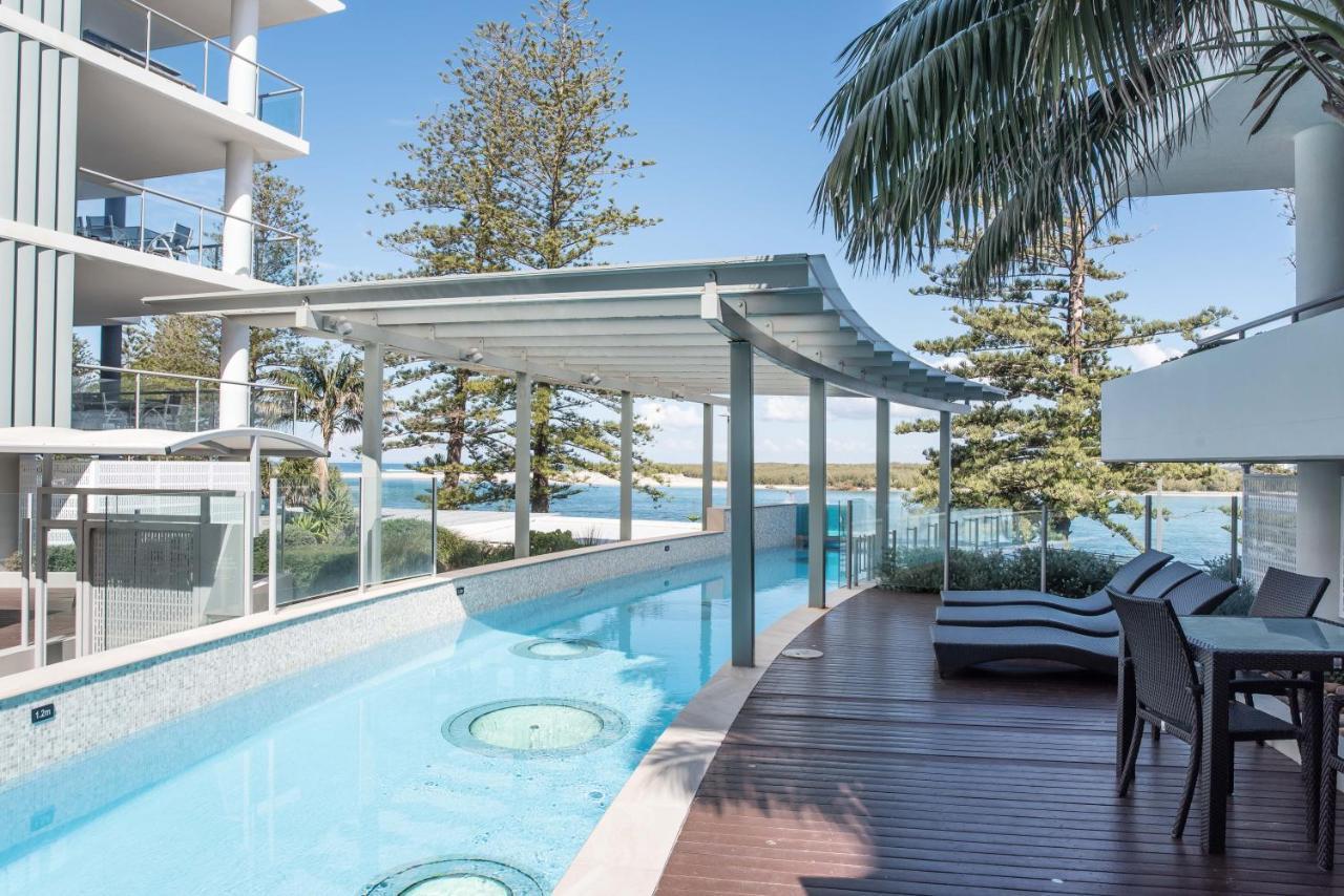 ルンバ ビーチ リゾート カラウンドラ エクステリア 写真 The pool at the W Hotel
