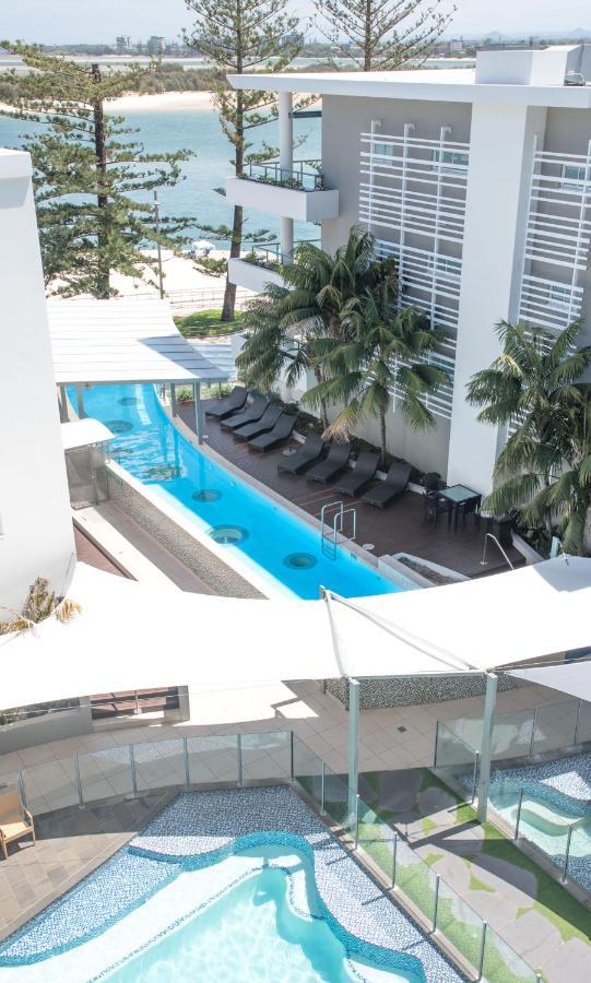 ルンバ ビーチ リゾート カラウンドラ エクステリア 写真 The pool at the hotel